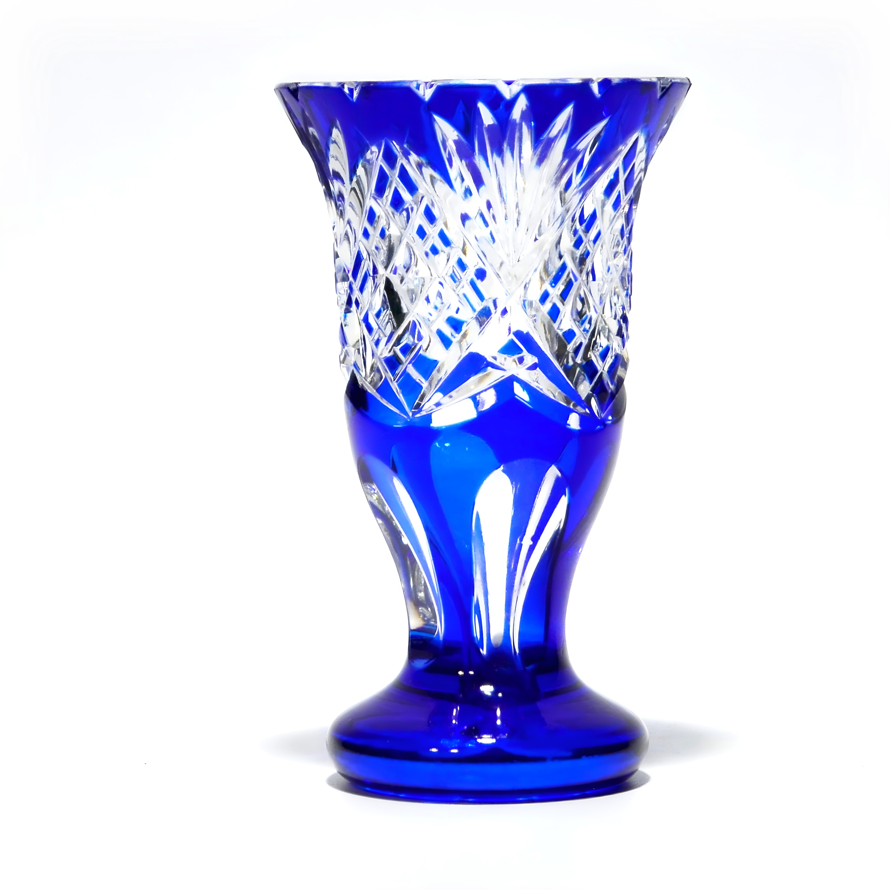 Blauer Bleikristallvase, Handgefertigtes Geschliffenes Glas Mit Geometrischem Muster, Bohemia Vase, Vintage Dekorativer Wohnakzent